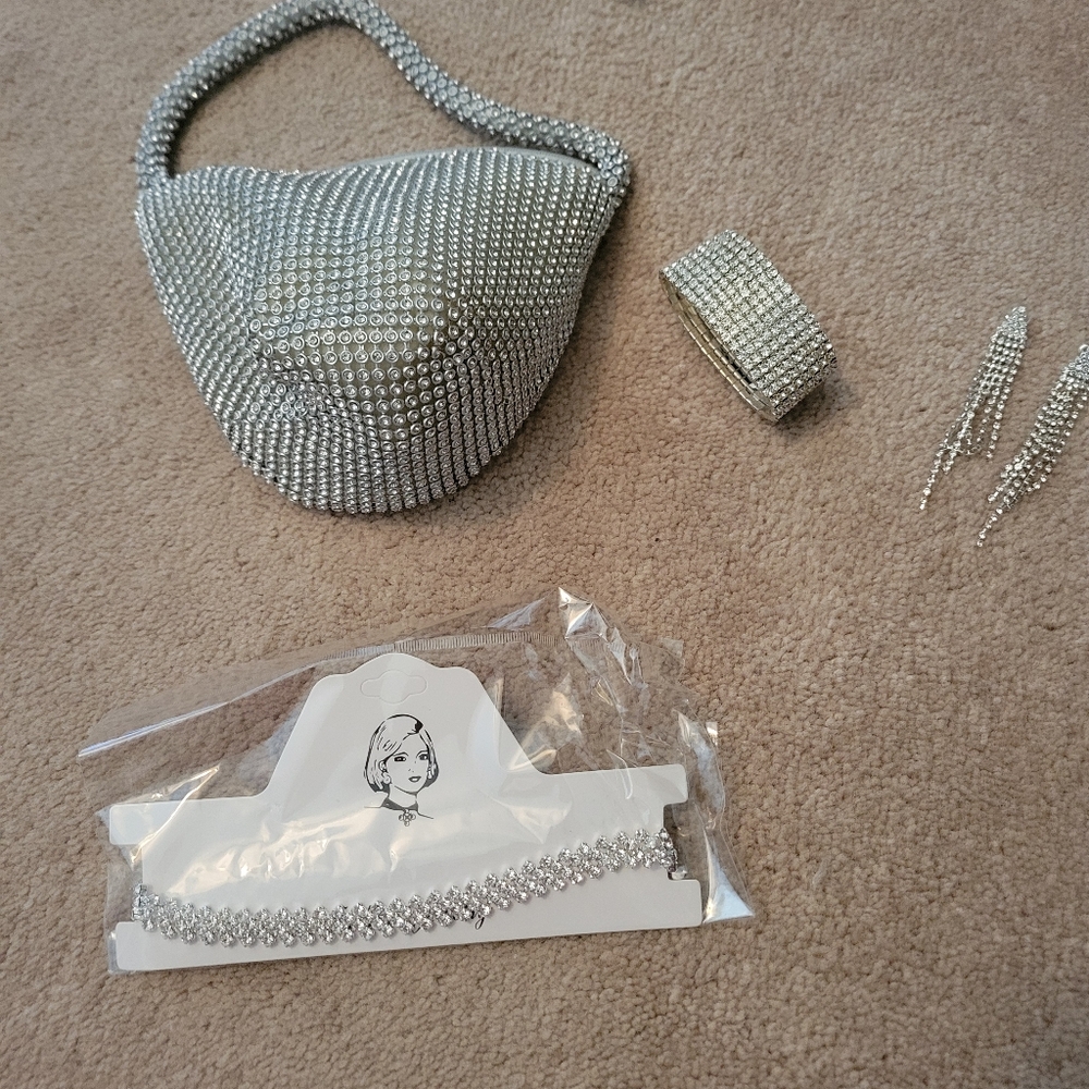 Silver Rhinestone Bag and Jewelry Set